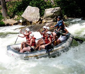 whitewater-rafting-campers